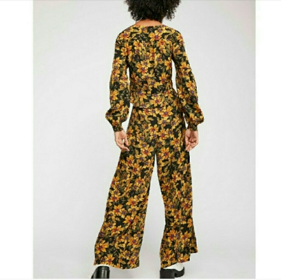 x SOLD x LOWEST! 2-pc FREE PEOPLE Set x SOLD x - Picture 4 of 4